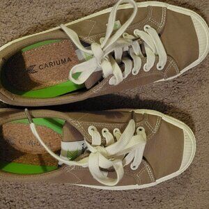 Cariuma tan sneakers